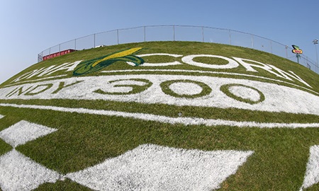 thumbnail for Iowa Corn Indy 300 setup: Dizzying fast 300 laps