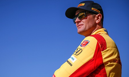 thumbnail for Hunter-Reay trying to pick up in '19 where he left off in '18