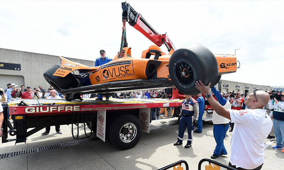 Fernando Alonso crashed car