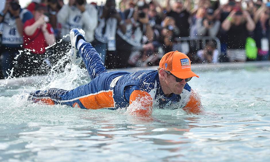 thumbnail for Dixon dives back into championship contention