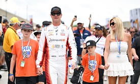 Thumbnail for Hunter-Reay Using Racing Experience as Football Coach